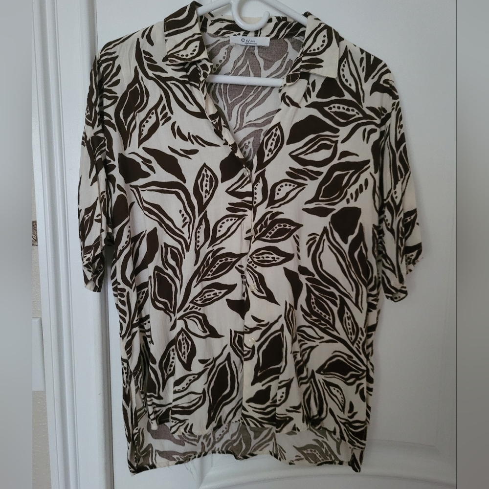 C by One Brown and White Pattern Short Sleeve Button Down